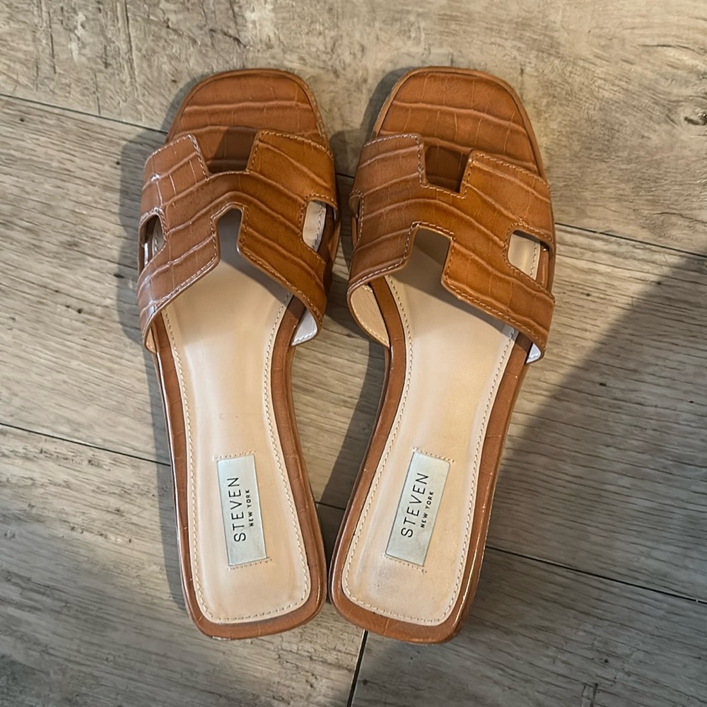 STEVE MADDEN H SANDALS